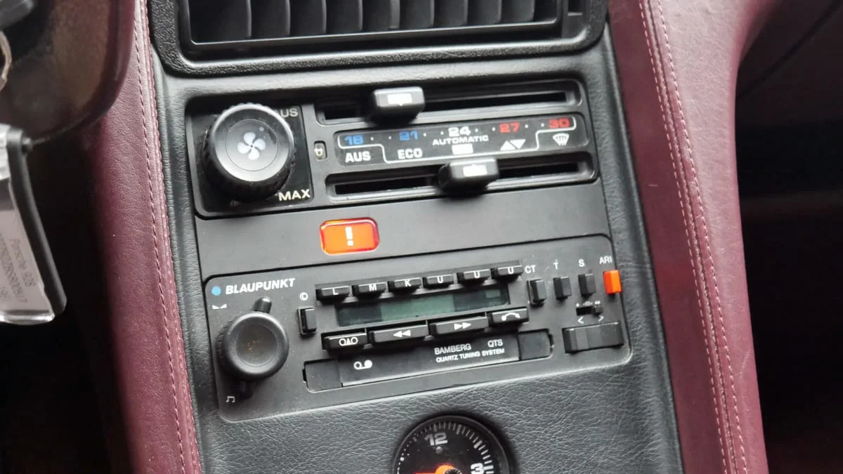 1981 Porsche 928 S climate controls and radio