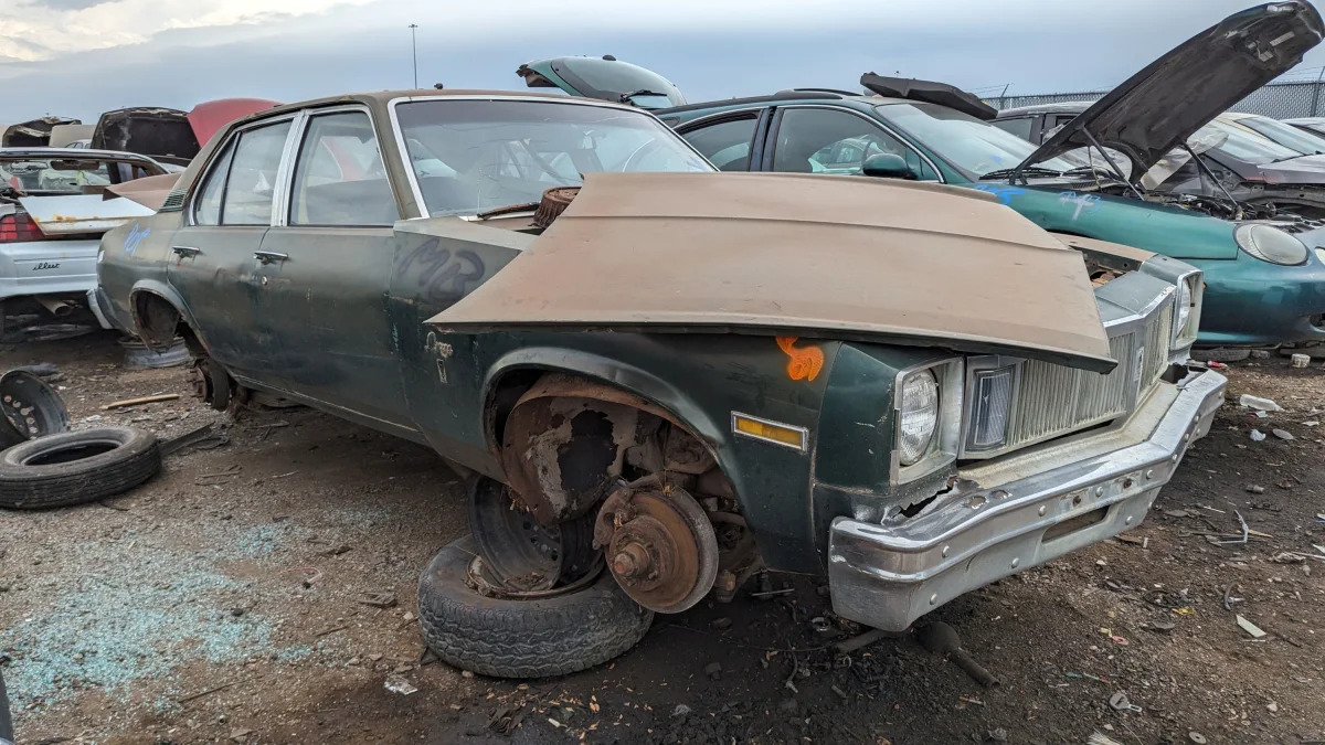 31 - 1976 Oldsmobile Omega in Colorado junkyard - photo by Murilee Martin