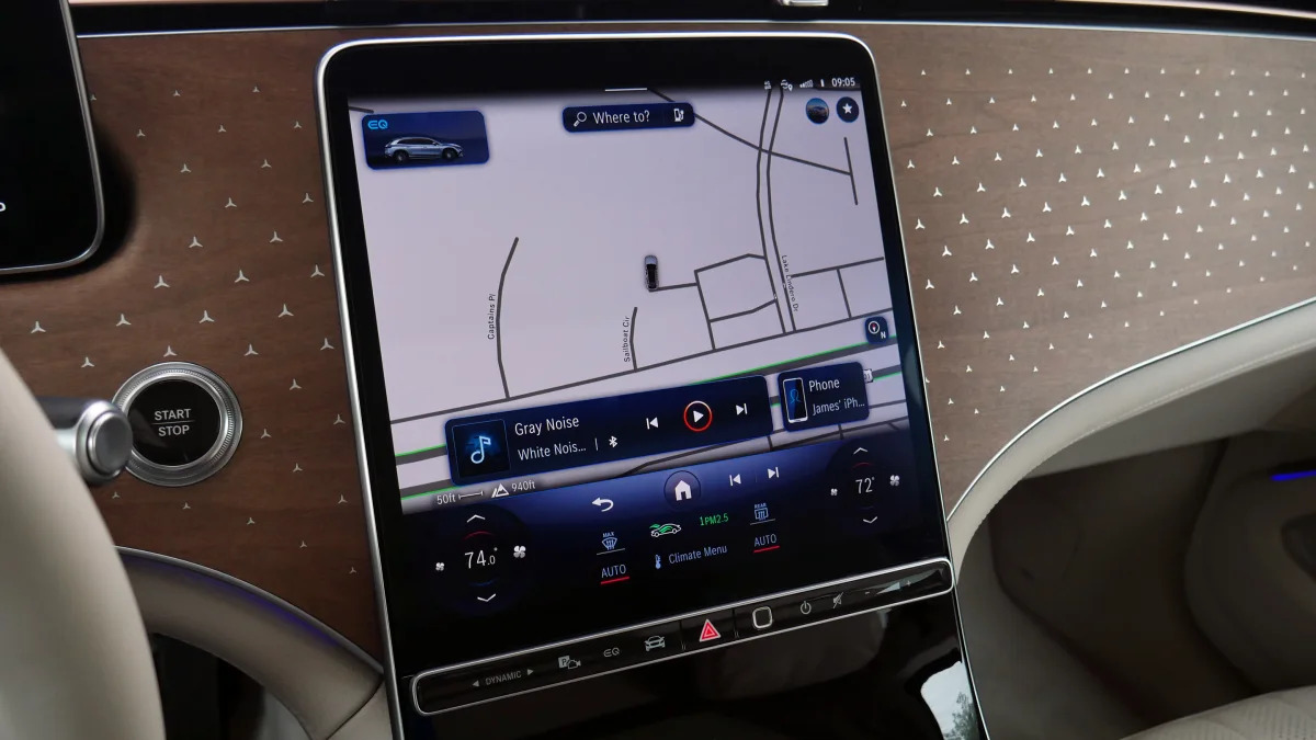 2023 Mercedes-Benz EQS SUV touchscreen zero layer