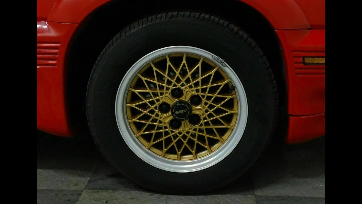 Pontiac Grand Prix ASC-McLaren wheel