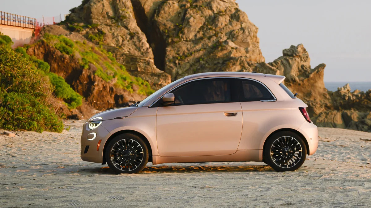 2024 Fiat 500e Inspired By Beauty profile