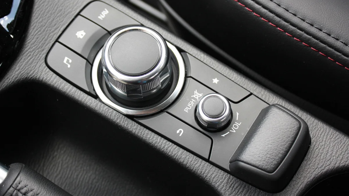 2016 Mazda CX-3 multimedia system controls