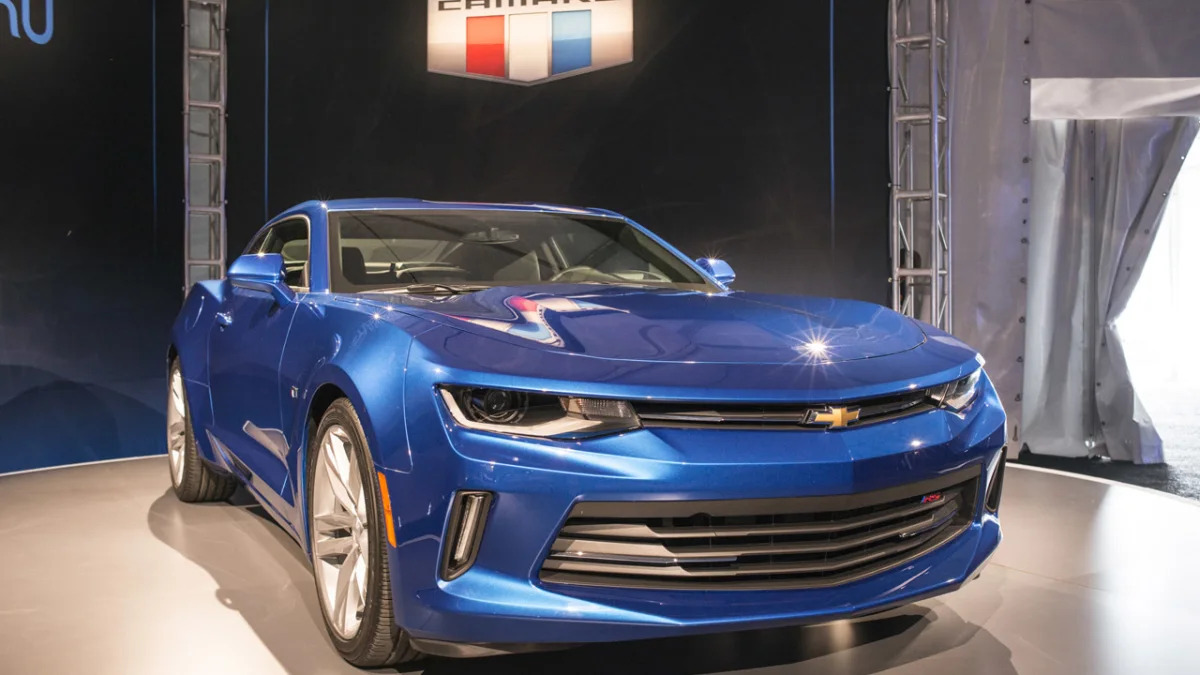 2016 chevy camaro blue front