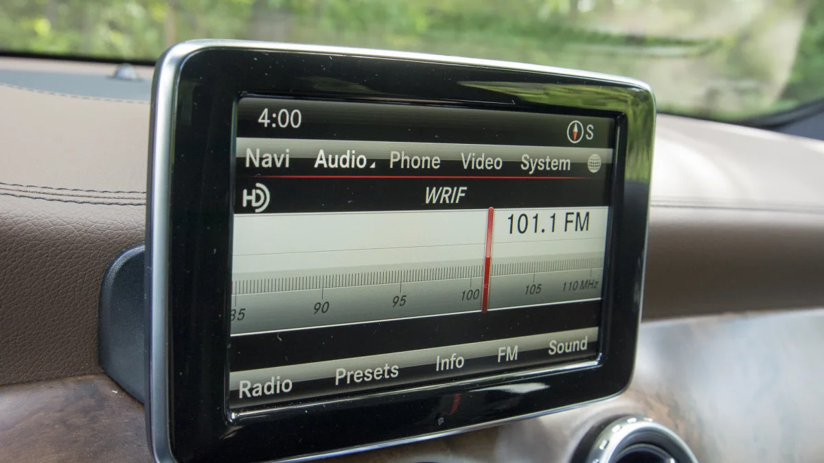 display tablet radio mercedes comand