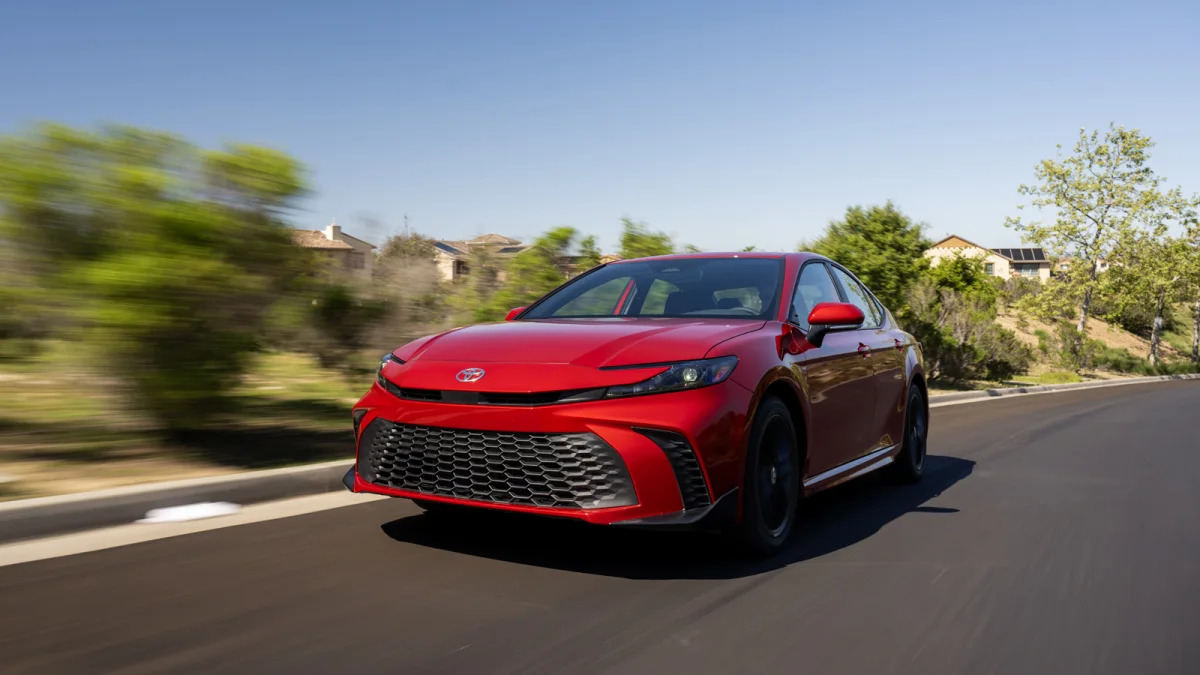 2025 Toyota Camry SE action front
