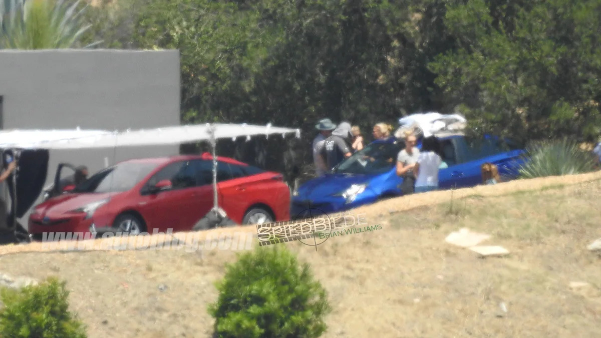 2016 Toyota Prius spied uncovered