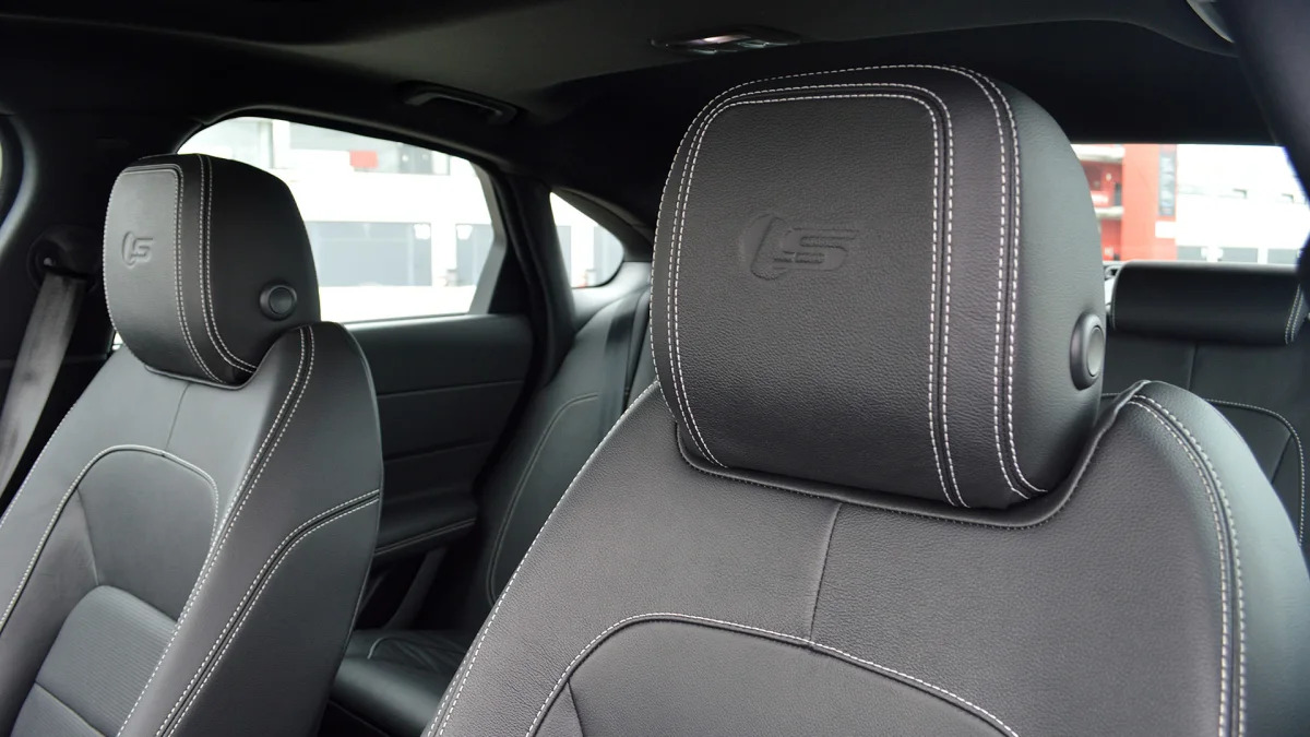 2016 Jaguar XF front seats