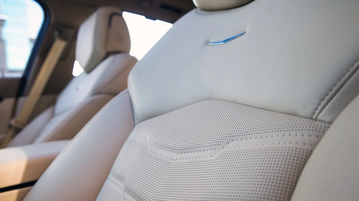 2016 Cadillac CT6 seat details