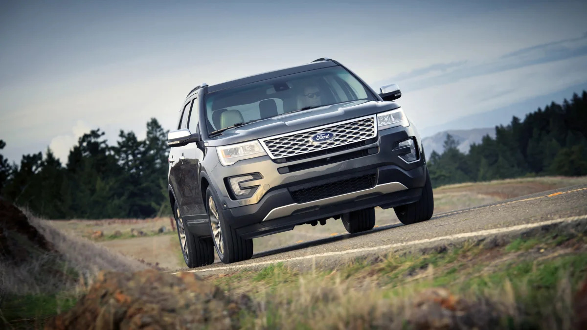Ford shows off 2016 Explorer in Platinum trim, with Sony premium audio, front three-quarter view.