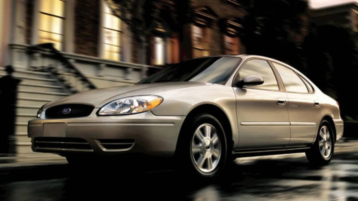 NHTSA probing nearly 2 million Ford Taurus and Mercury Sable models over stuck throttles