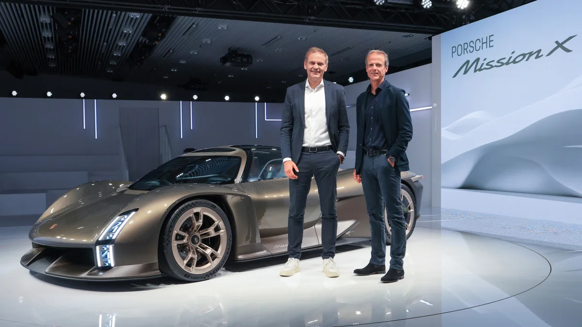 Porsche Mission X Concept, CEO Oliver Blume and designer Michael