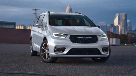 <h6><u>2024 Chrysler Pacifica Review: Plug-In Hybrid is still the one to get</u></h6>