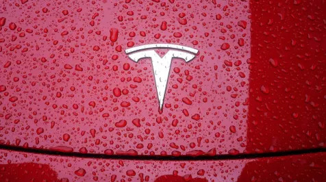 <h6><u>Tesla's new Driver Drowsiness Warning feature counts yawns and blinks</u></h6>