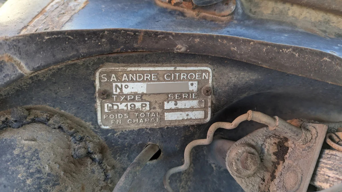 28 - 1959 Citroën ID19 sedan in Colorado junkyard - photo by Murilee Martin
