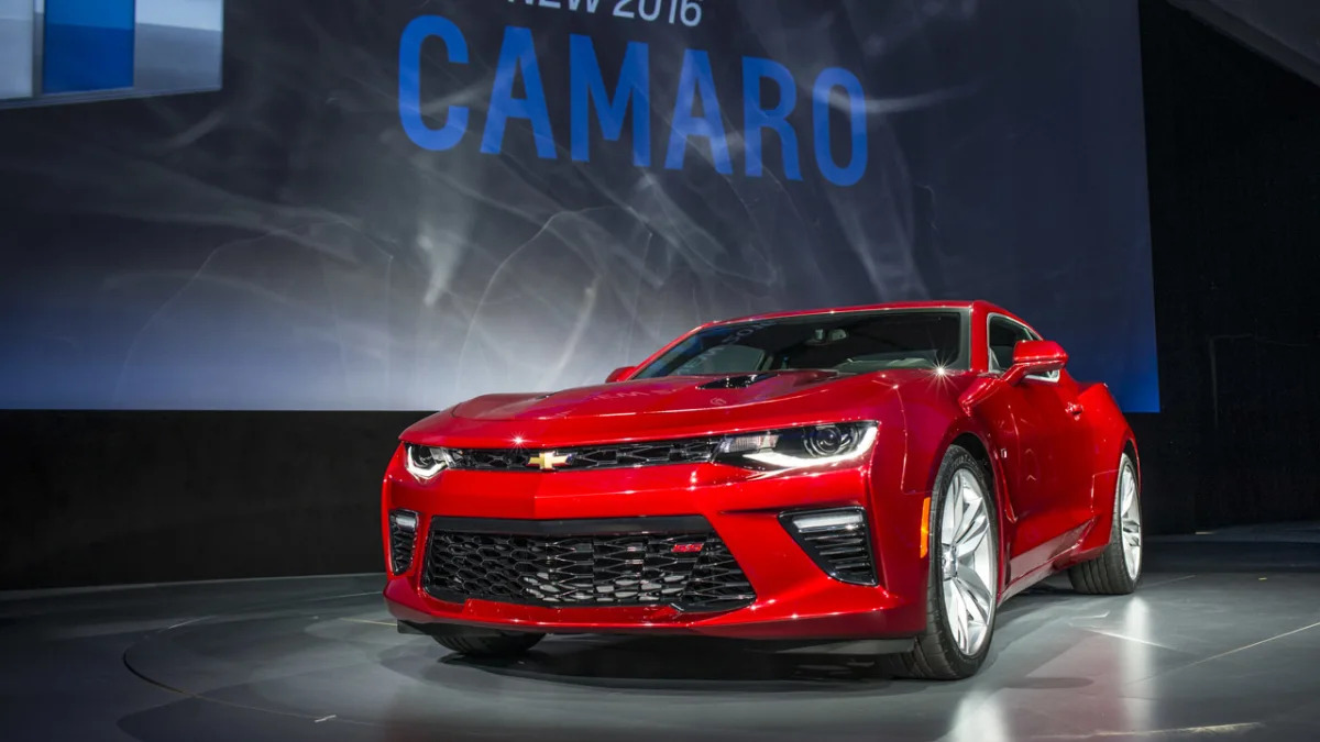 2016 chevy camaro red front three quarters