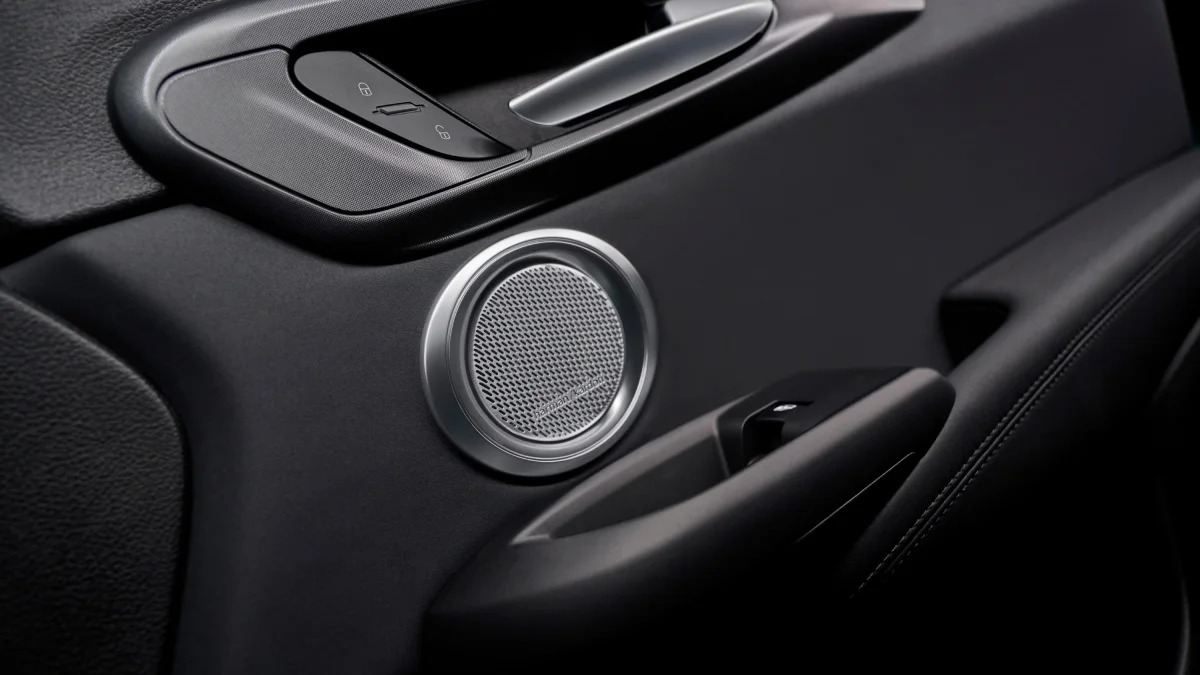 2024 Alfa Romeo Tonale interior door handle and speaker