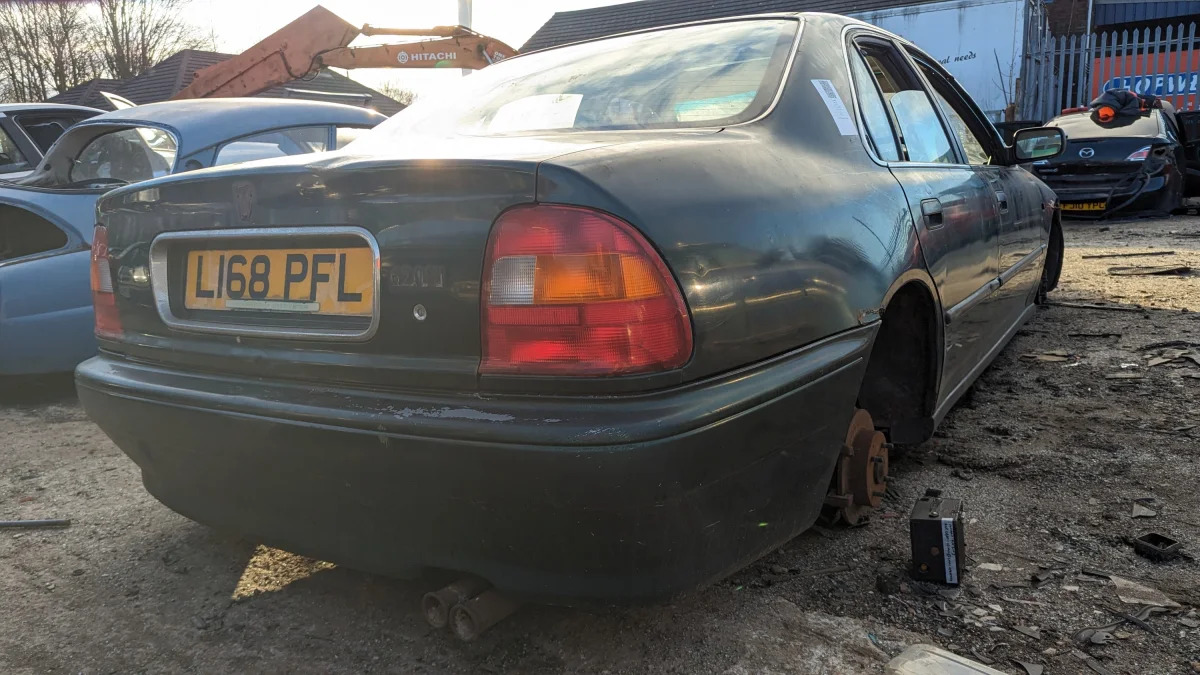 33 - 1994 Rover 620Si in English wrecking yard - photo by Murilee Martin