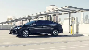 Hyundai Sonata plug-in hybrid going away