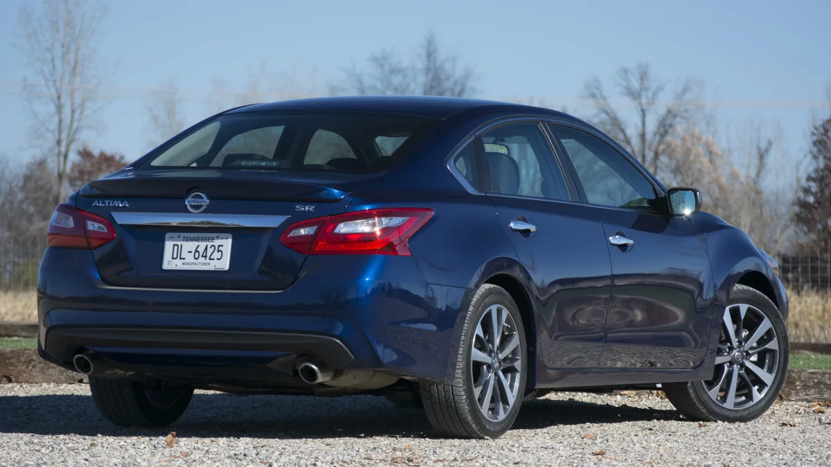 2016 Nissan Altima looks nice from the rear