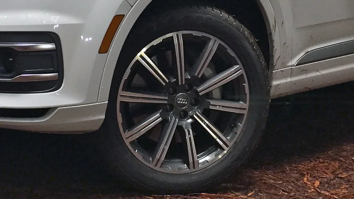 2017 Audi Q7 wheel