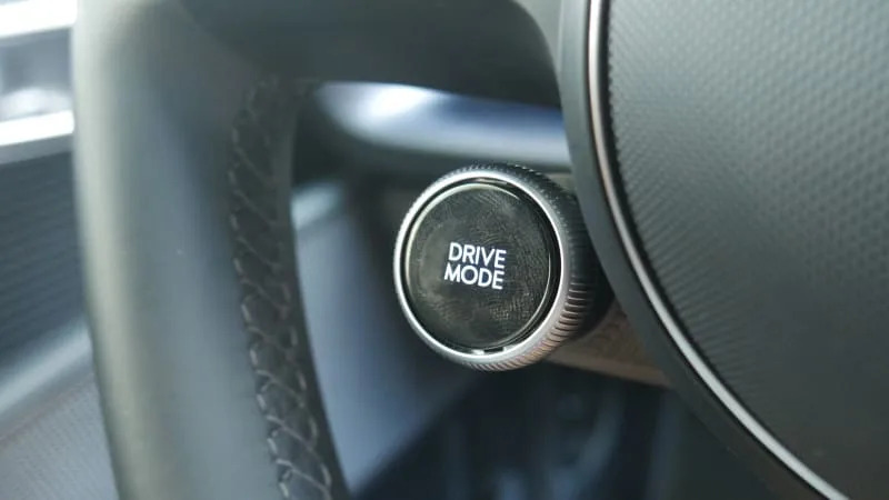 2023 Hyundai Ioniq 6 SE drive mode switch