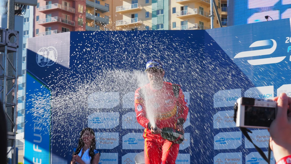 Lucas di Grassi wins the formula e long beach eprix 2016