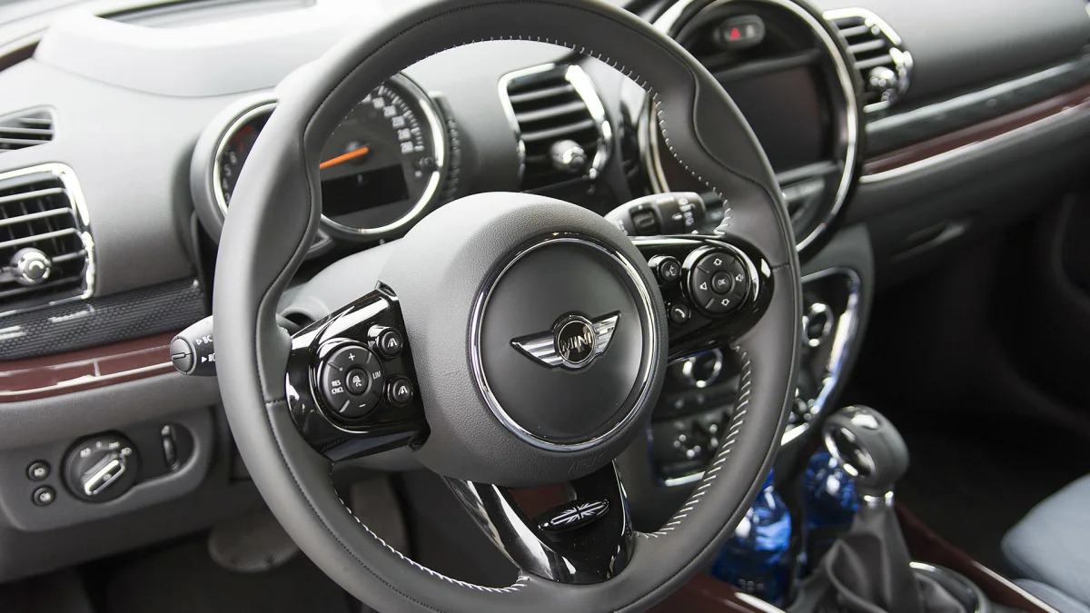 2016 Mini Cooper S Clubman steering wheel