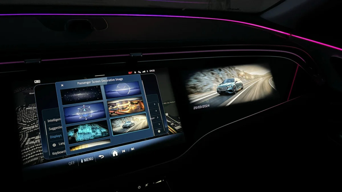 2024 Mercedes-Benz E-Class Interior Super Screen right side