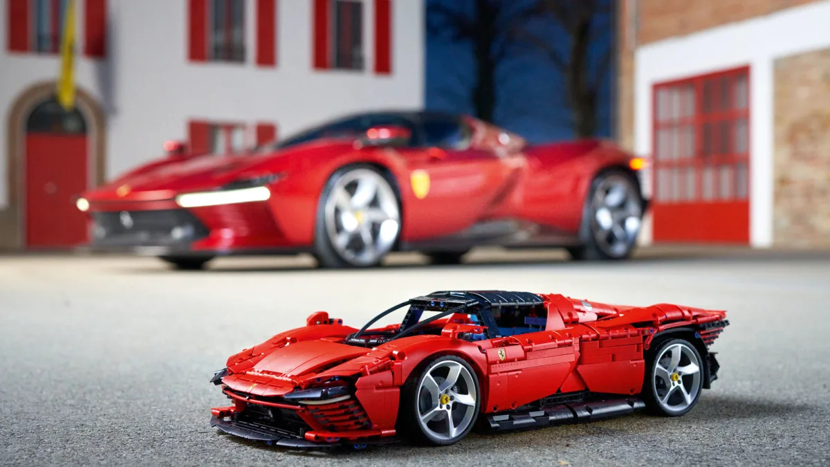 Lego Technic Ferrari SP3 kit