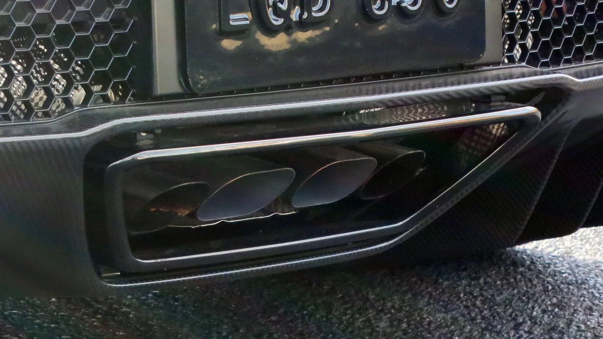 2017 Acura NSX exhaust tips