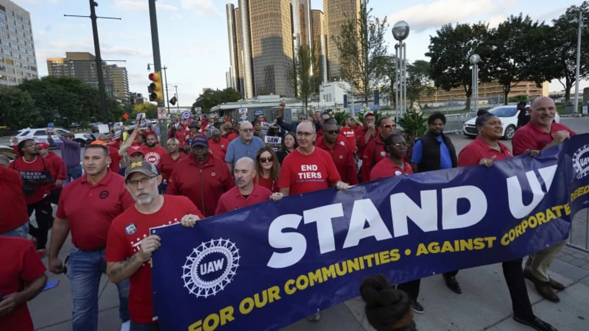 UAW strike enters 4th day with no signs a breakthrough is near