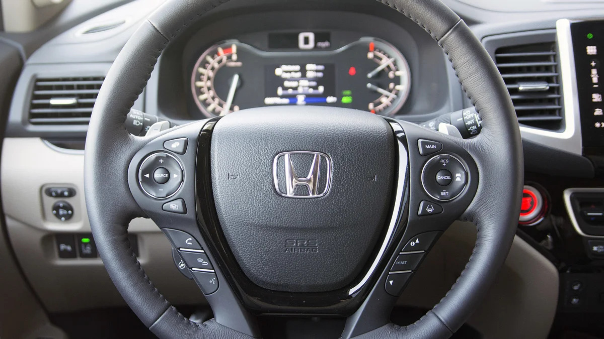 2016 Honda Pilot steering wheel