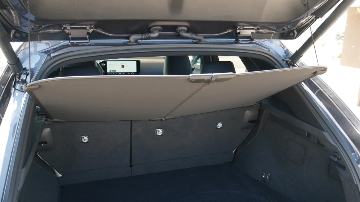 2022 Lexus NX 350h cargo cover