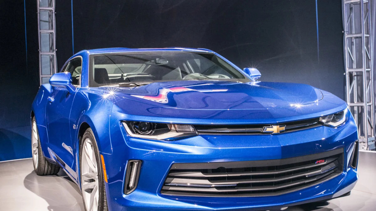 2016 chevy camaro blue front verticle