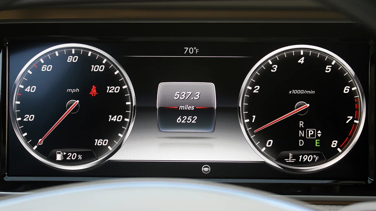 2016 Mercedes-Maybach S600 gauges