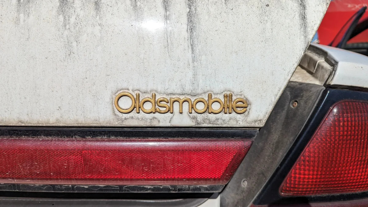35 - 1999 Oldsmobile 88 in Colorado junkyard - photo by Murilee Martin
