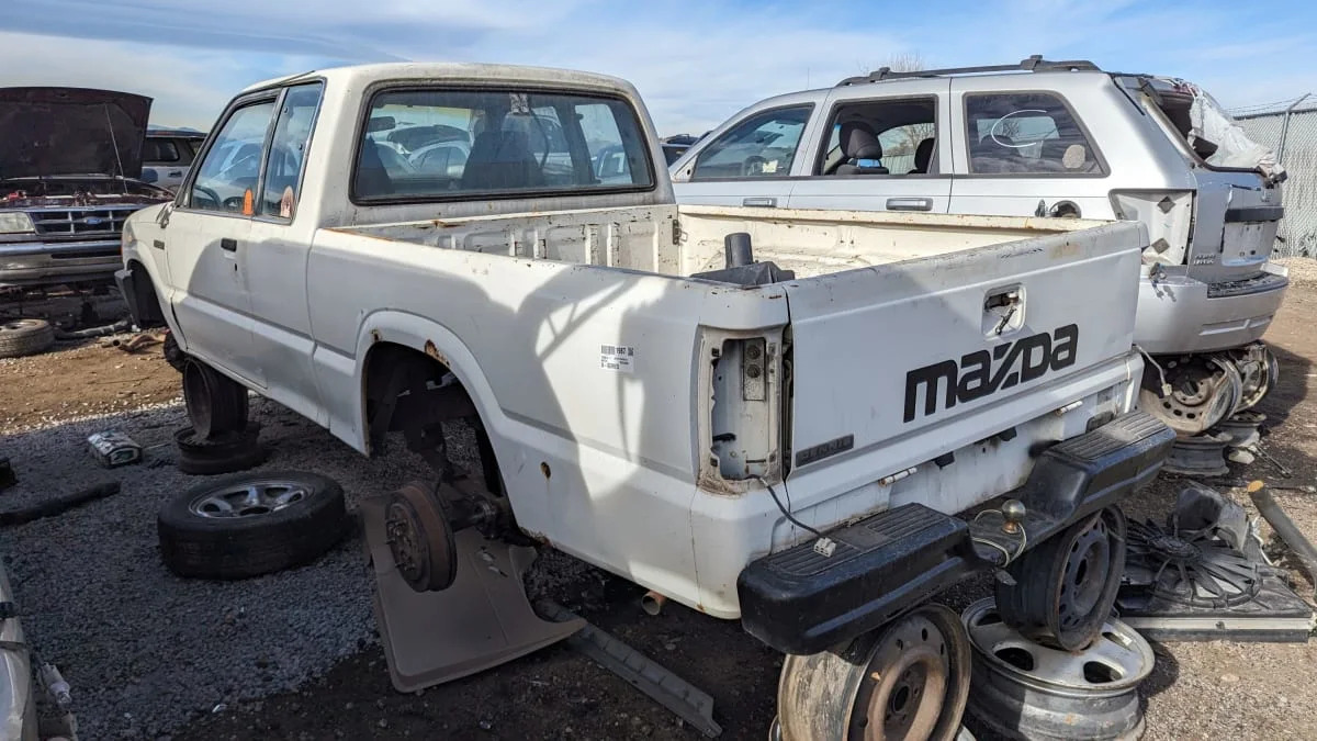 41 1987 Mazda B2000 truck in Colorado junkyard photo by Murilee Martin
