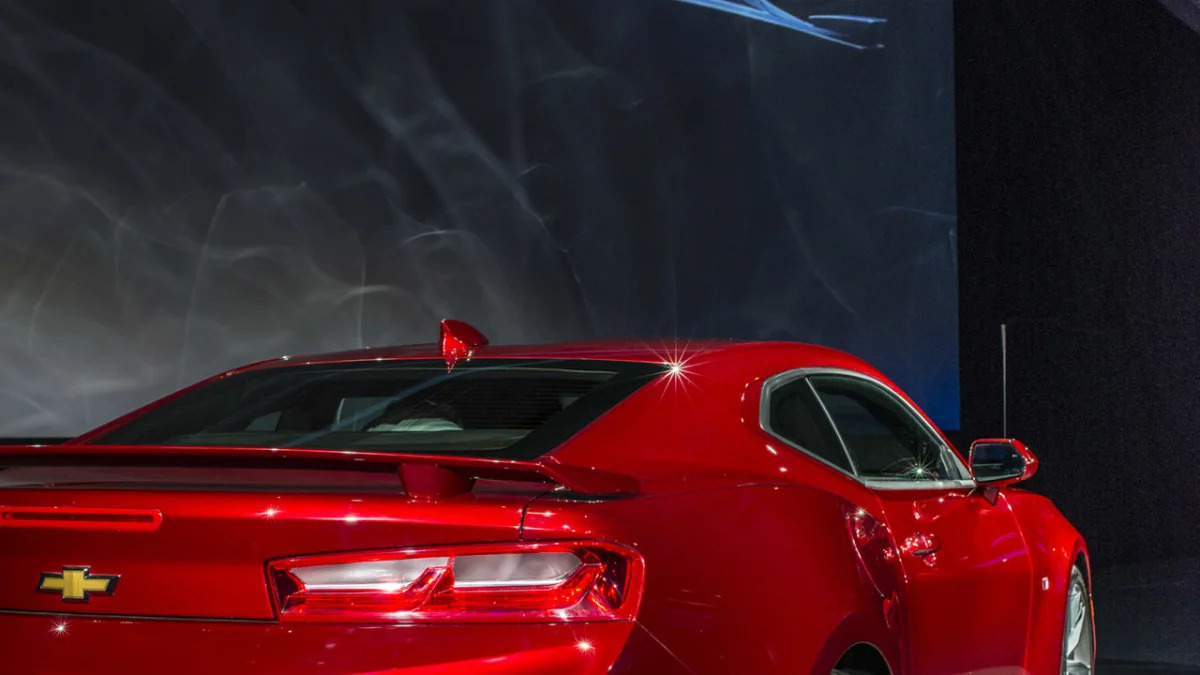 2016 chevy camaro red taillights