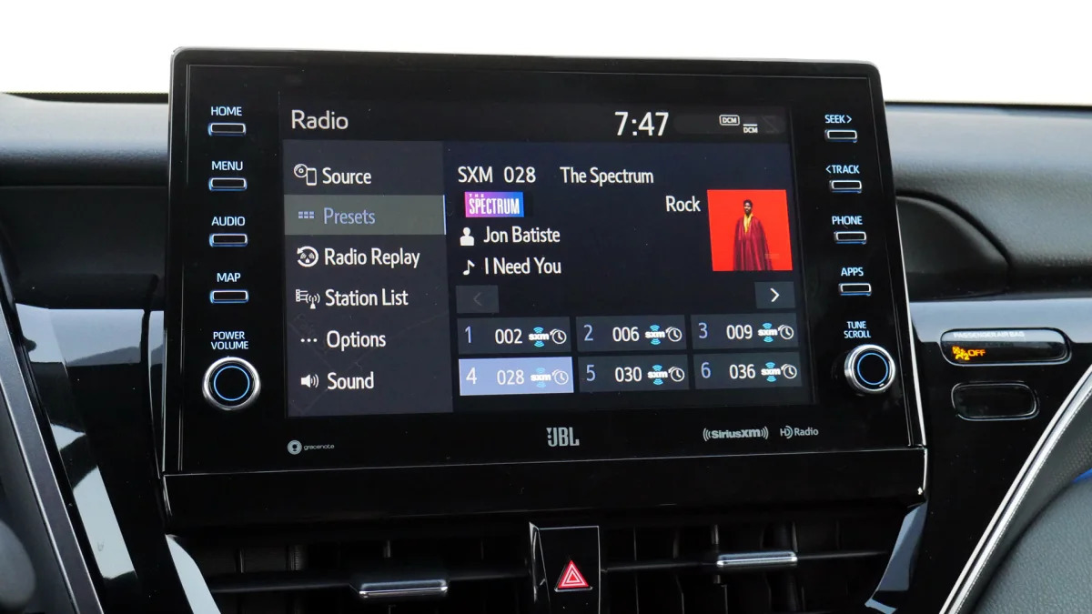 2021 Toyota Camry XSE Hybrid touchscreen radio