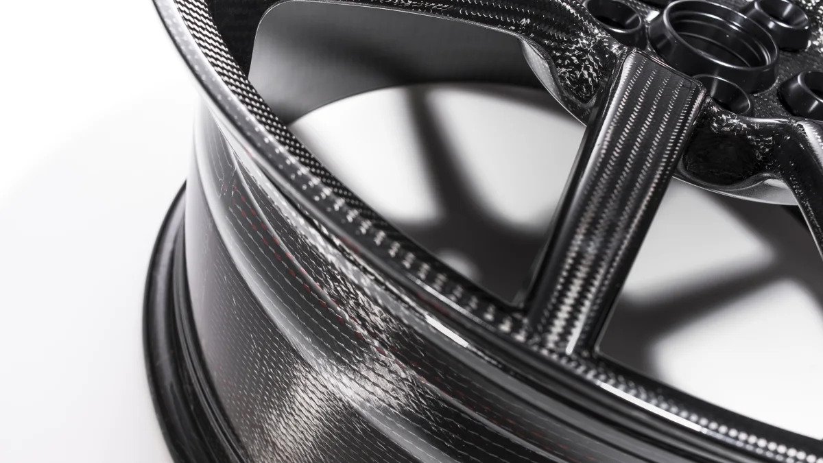 Ford GT carbon-fiber wheel
