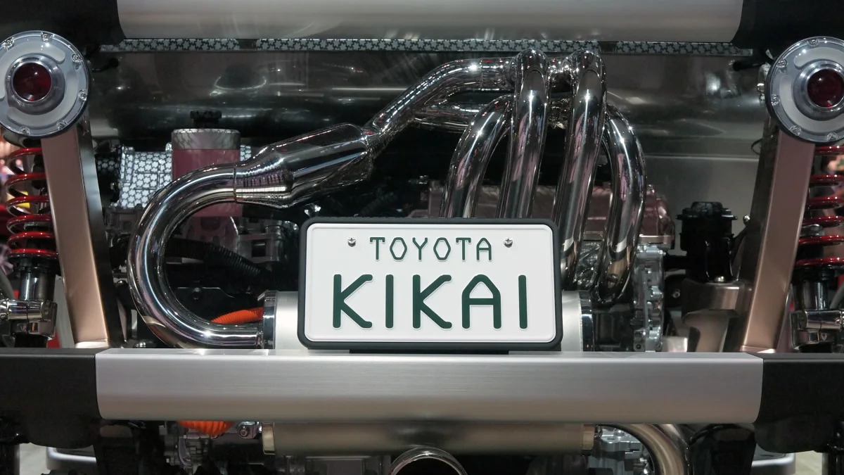 Toyota Kikai Concept rear tailpipes