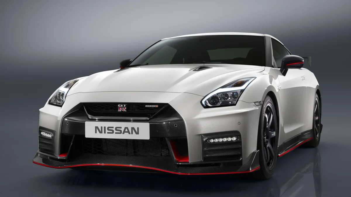 2017 nissan gt-r nismo hood scoops white