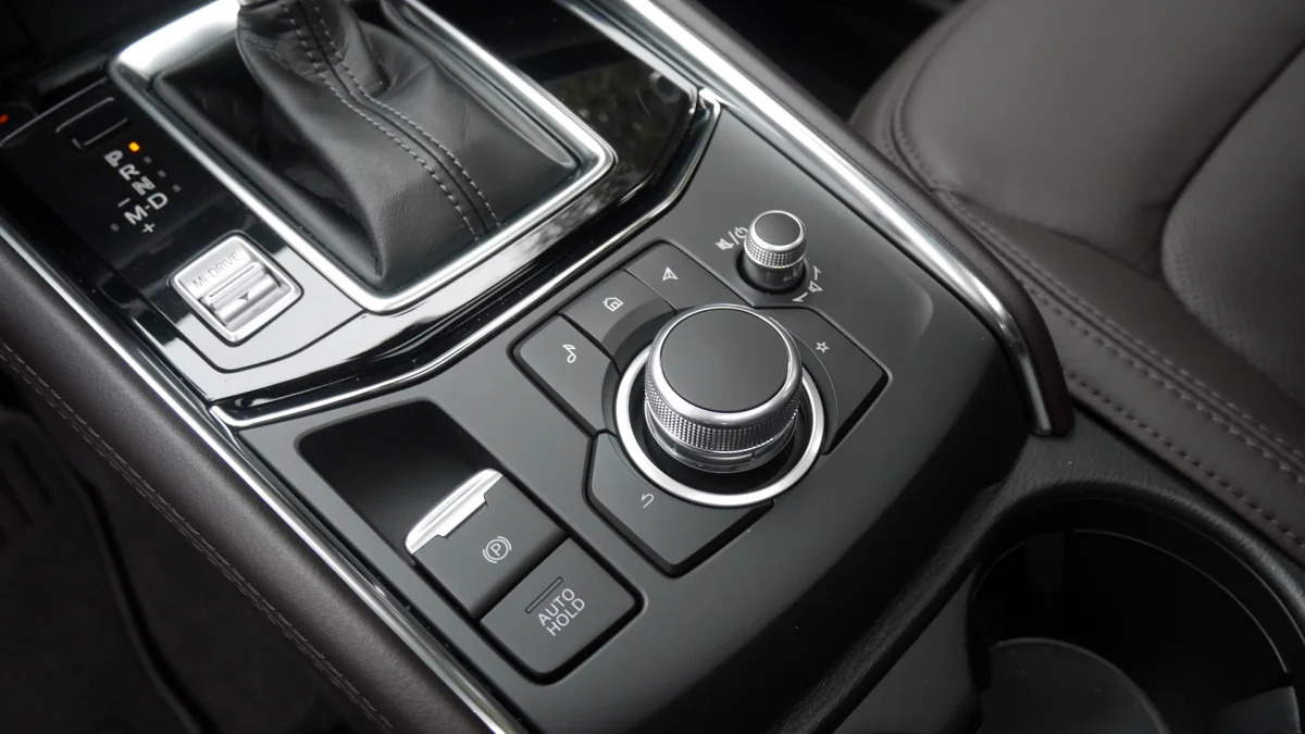 2022 Mazda CX-5 infotainment controls