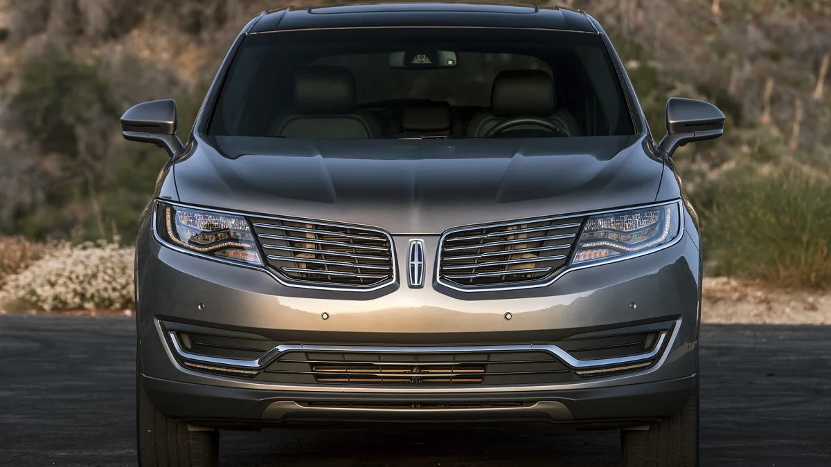 2016 Lincoln MKX front view