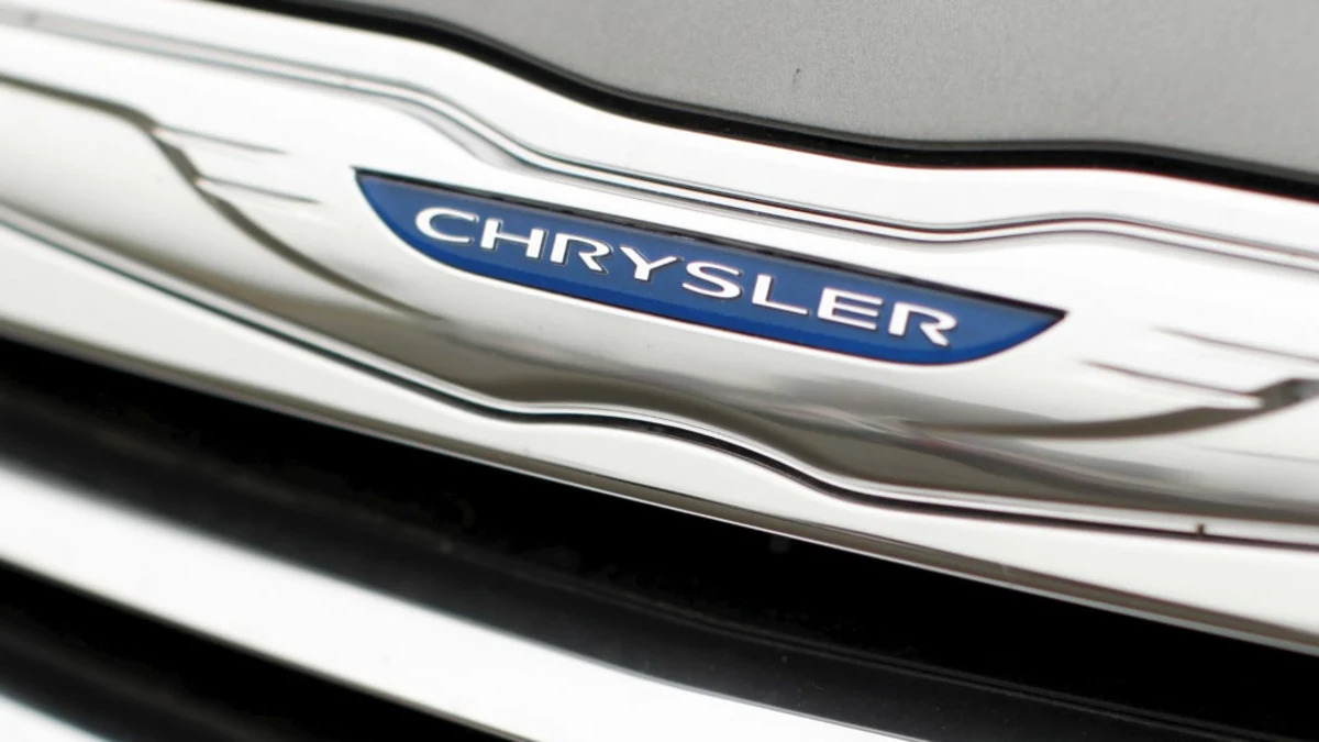 Chrysler reveals 6.4-liter 2023 300C: Watch it live