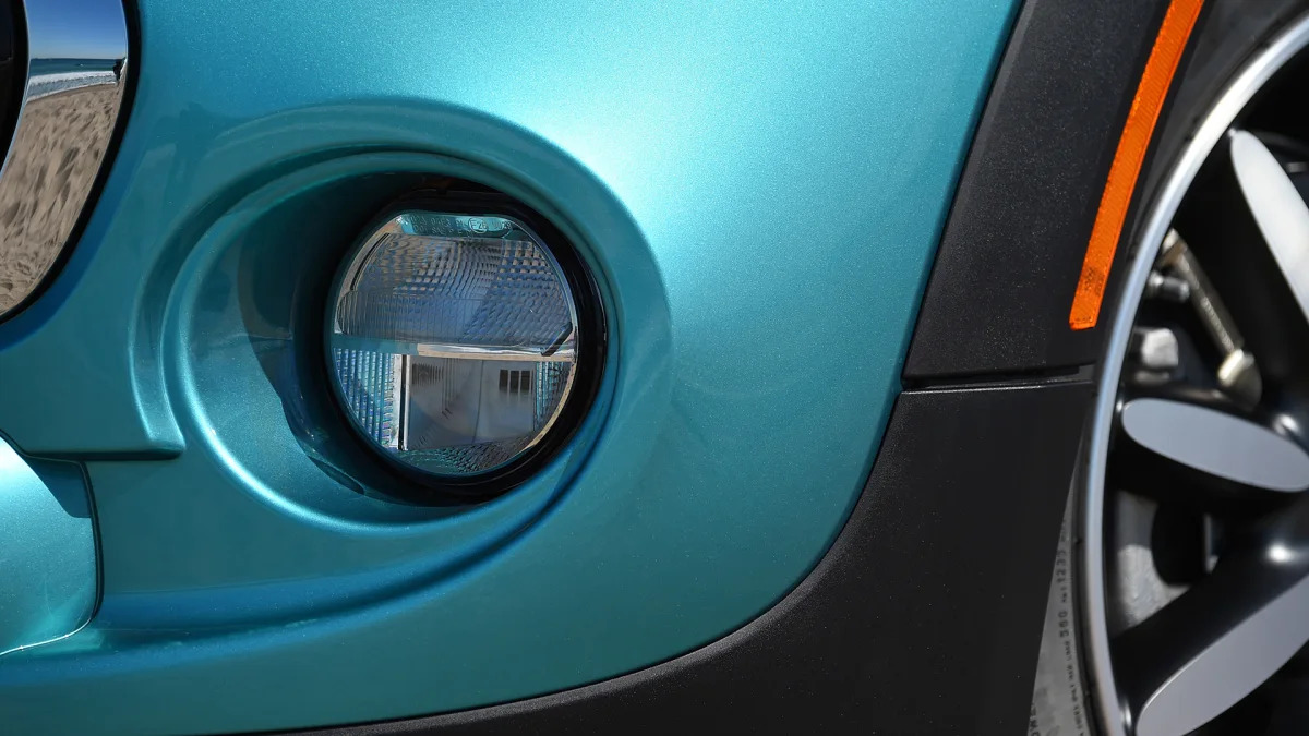 2016 Mini Cooper S Convertible fog light