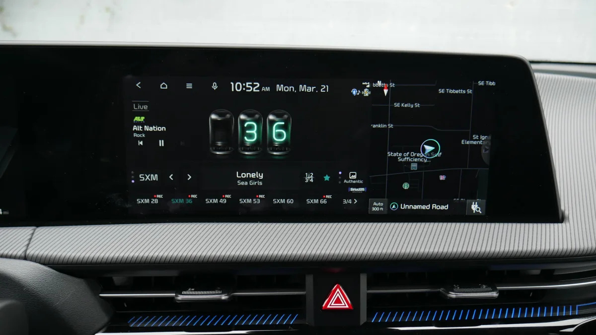 2022 Kia EV6 touchscreen audio main