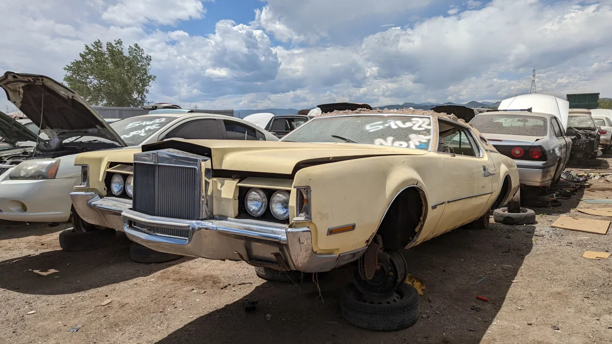 51 - 1972 Lincoln Mark IV in Colorado junkyard - Photo by Murilee Martin