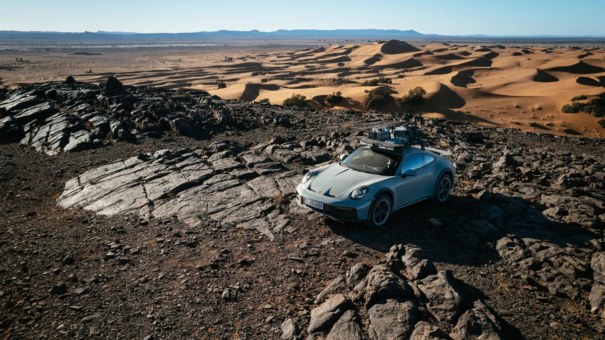 2023 Porsche 911 Dakar in Shade Green on Mars