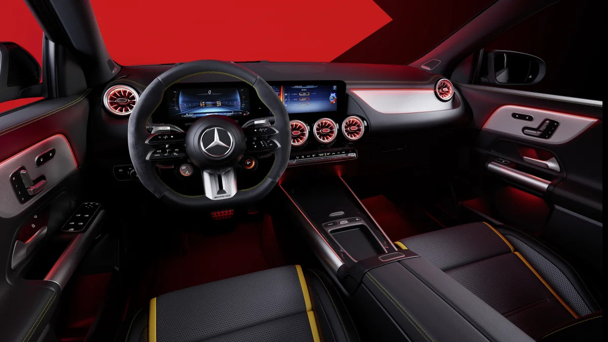Mercedes-AMG wertet Spitzenmodell der kompakten Performance-SUV-Familie umfangreich aufMercedes-AMG gives top model of its compact Performance SUV family an extensive upgrade